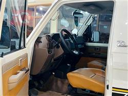 Toyota Land Cruiser 70